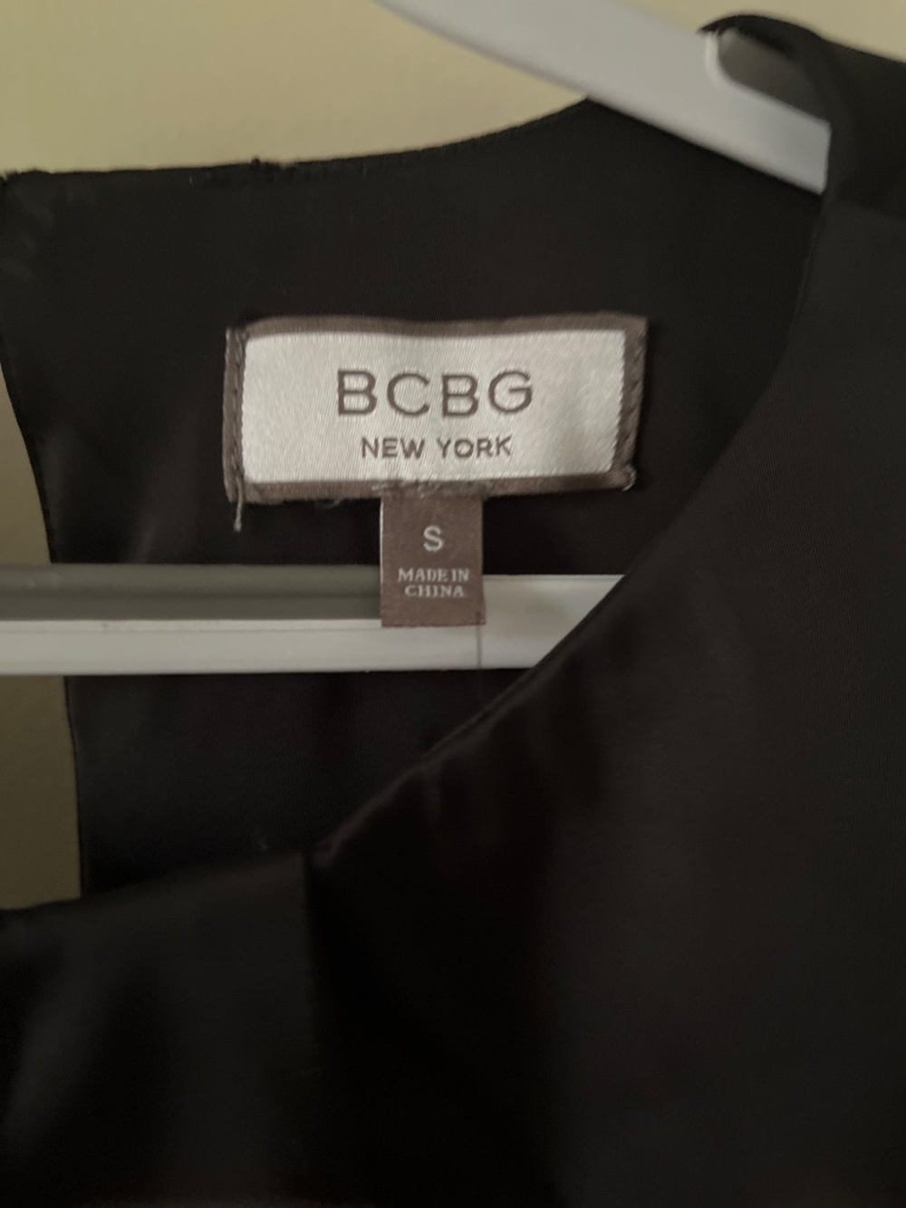 BCBG top - Picture 3 of 3
